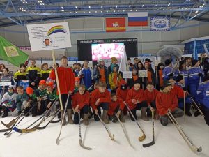 Read more about the article Хоккей на валенках