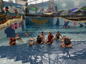 Read more about the article Воспитанники Центра “Радуга” посетили аквапарк “Лимпопо”